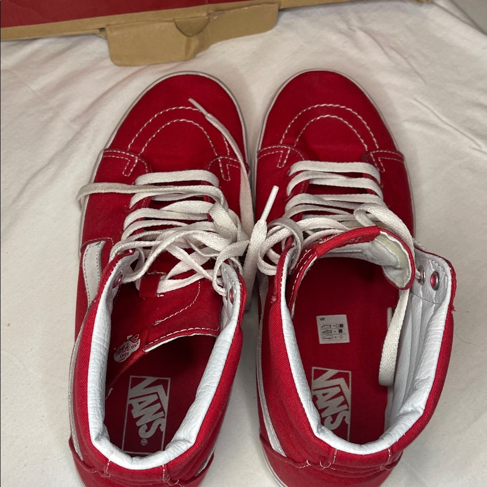 Vans High-Tops Red and White - Picture 4 of 6